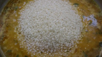 Arroz meloso infusionado con hierbabuena